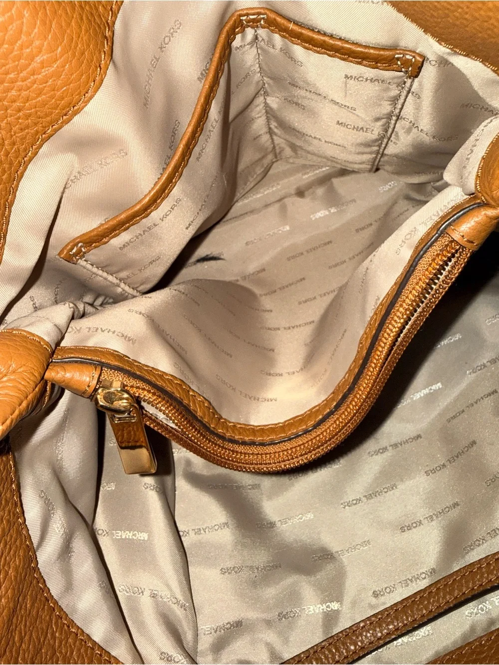 Michael Kors Newberry Medium Chain Shoulder Tote - LIKE NEW - Picture 5 of 10